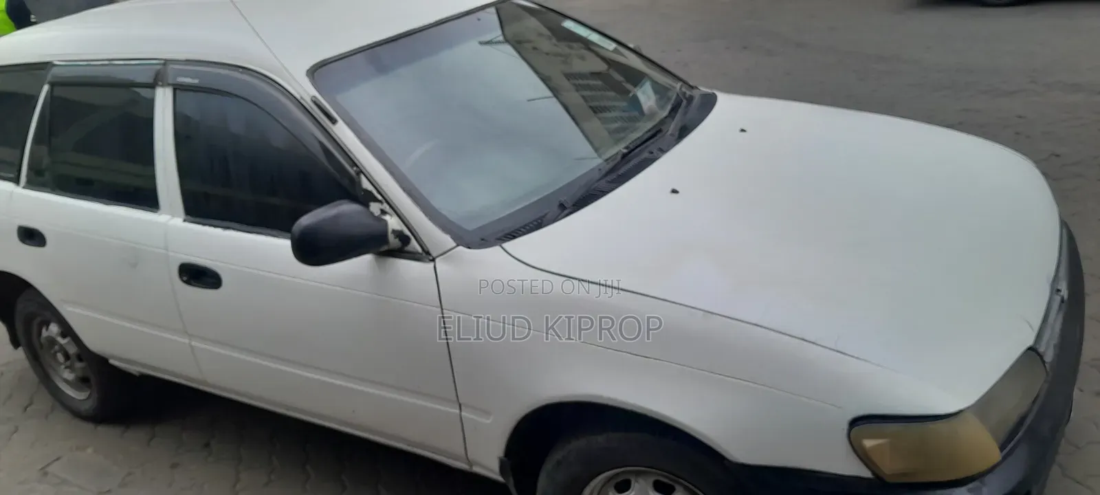 Toyota Corolla 1998 White