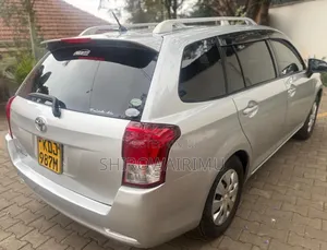 Toyota Corolla Fielder 2015