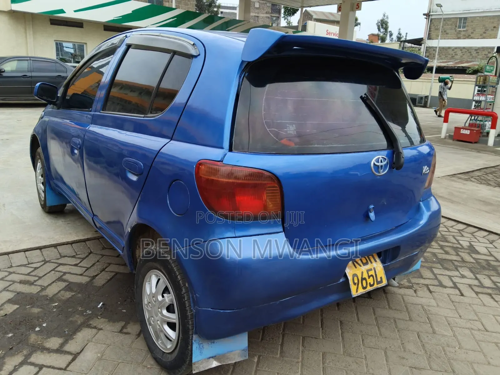 Toyota Vitz 2002 Blue