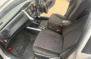 Toyota Corolla Fielder 2015