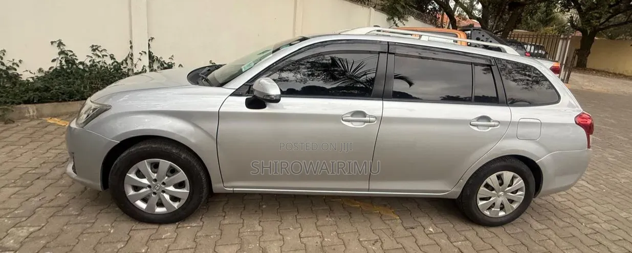 Toyota Corolla Fielder 2015