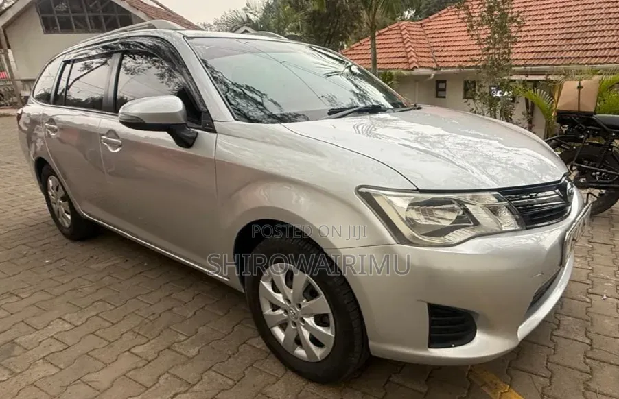 Toyota Corolla Fielder 2015