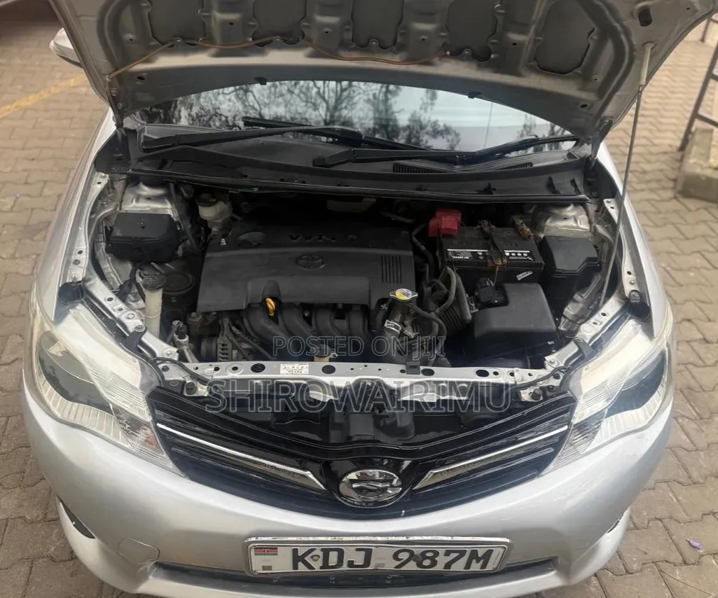 Toyota Corolla Fielder 2015