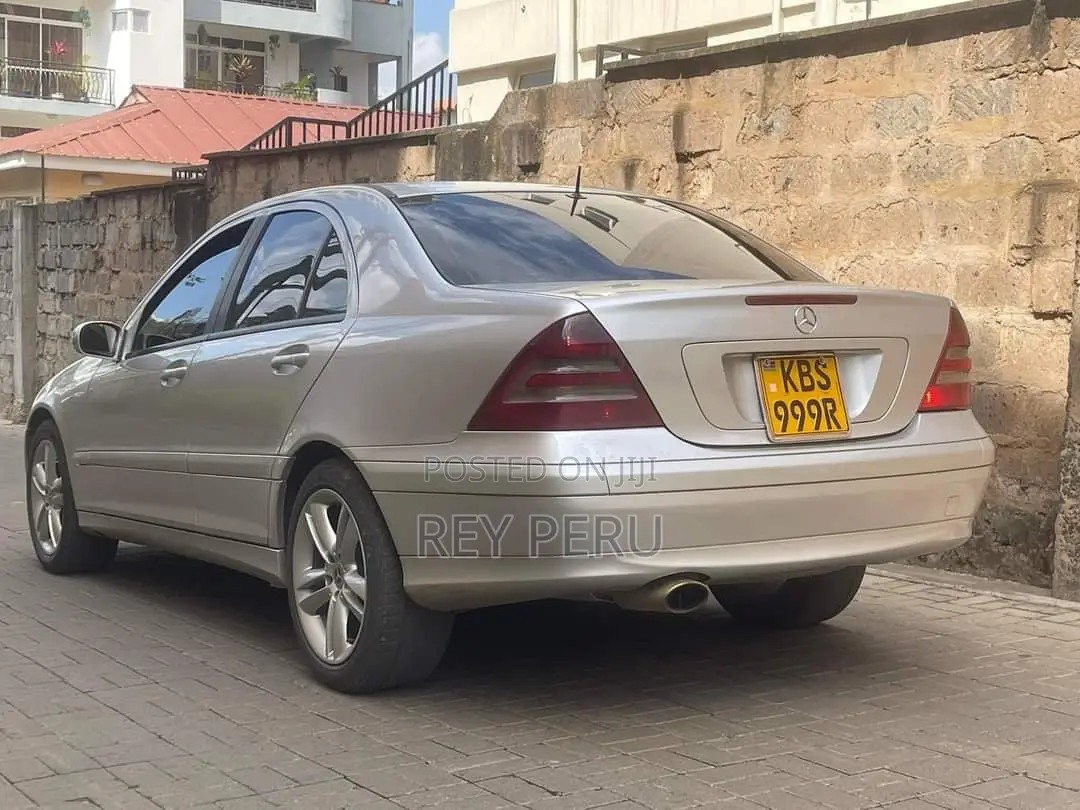 Mercedes-Benz C200 2005 Silver