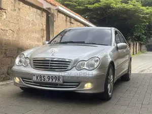 Mercedes-Benz C200 2005 Silver
