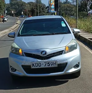 Toyota Vitz 2014 White