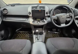 Toyota Vitz 2014 White