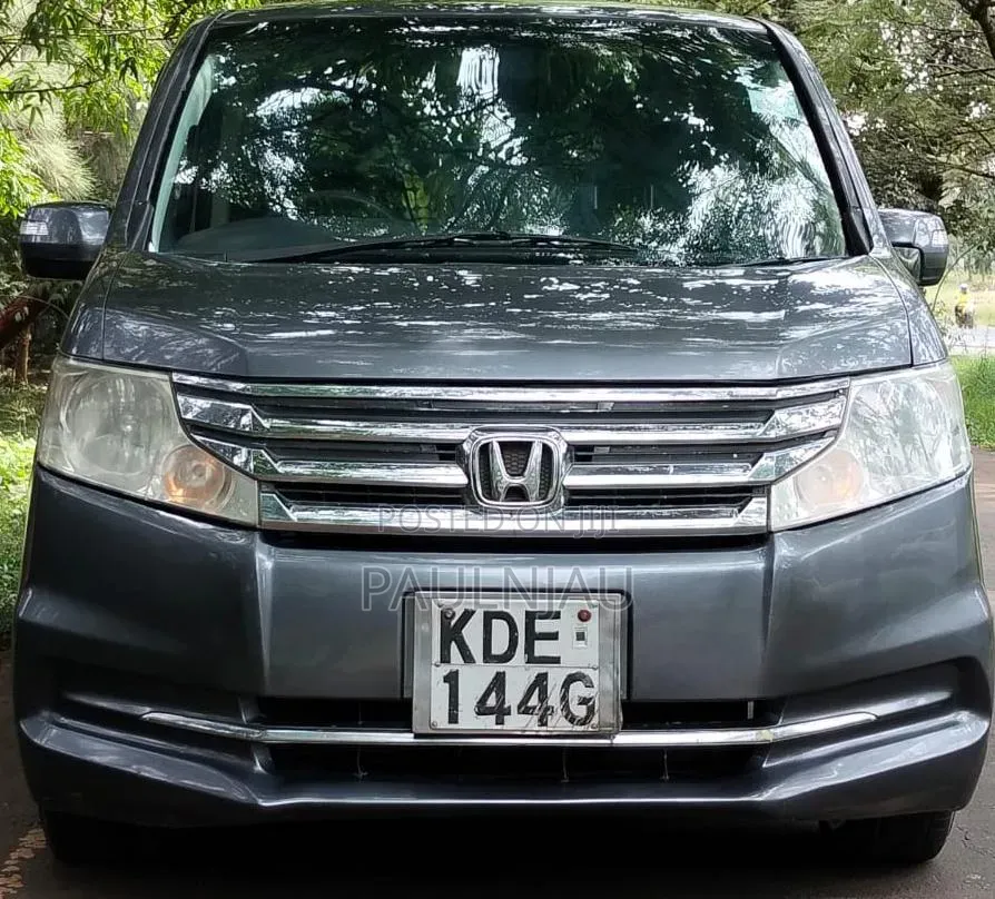 Honda Stepwgn 2014