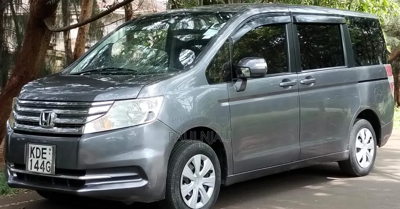 Honda Stepwgn 2014