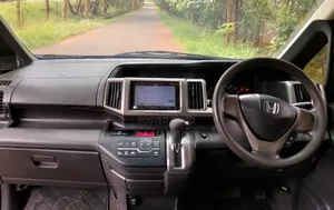 Honda Stepwgn 2014