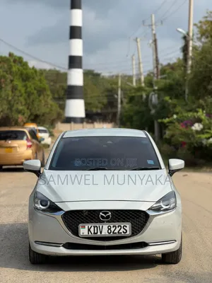 Mazda 2 2019 Silver