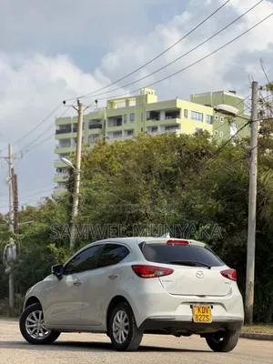Mazda 2 2019 Silver