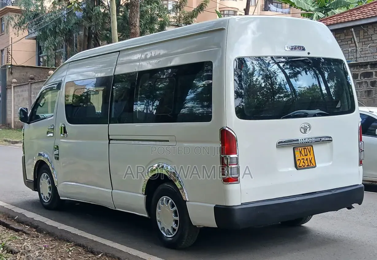 Toyota HiAce 2019 White
