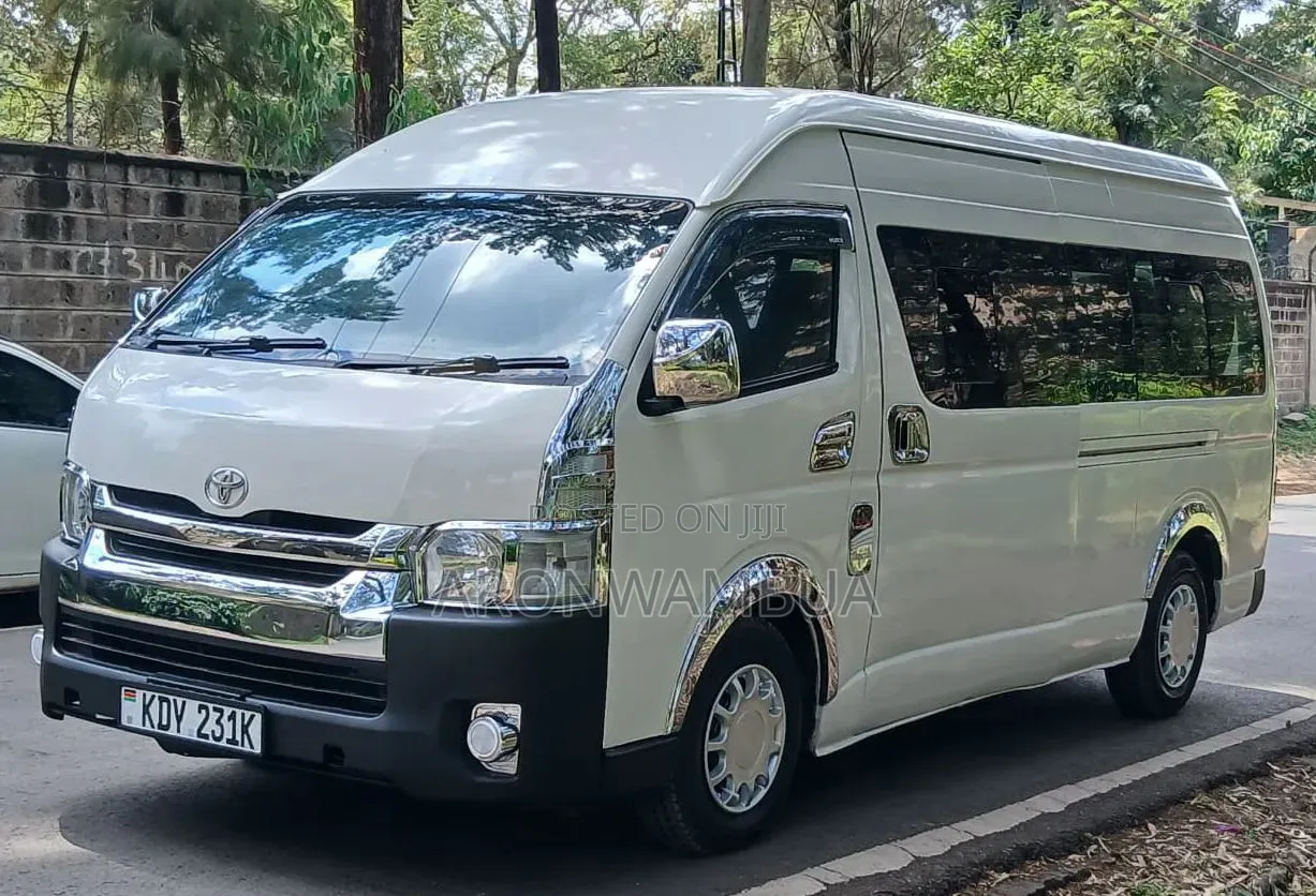 Toyota HiAce 2019 White