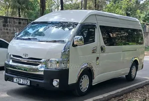 Toyota HiAce 2019 White
