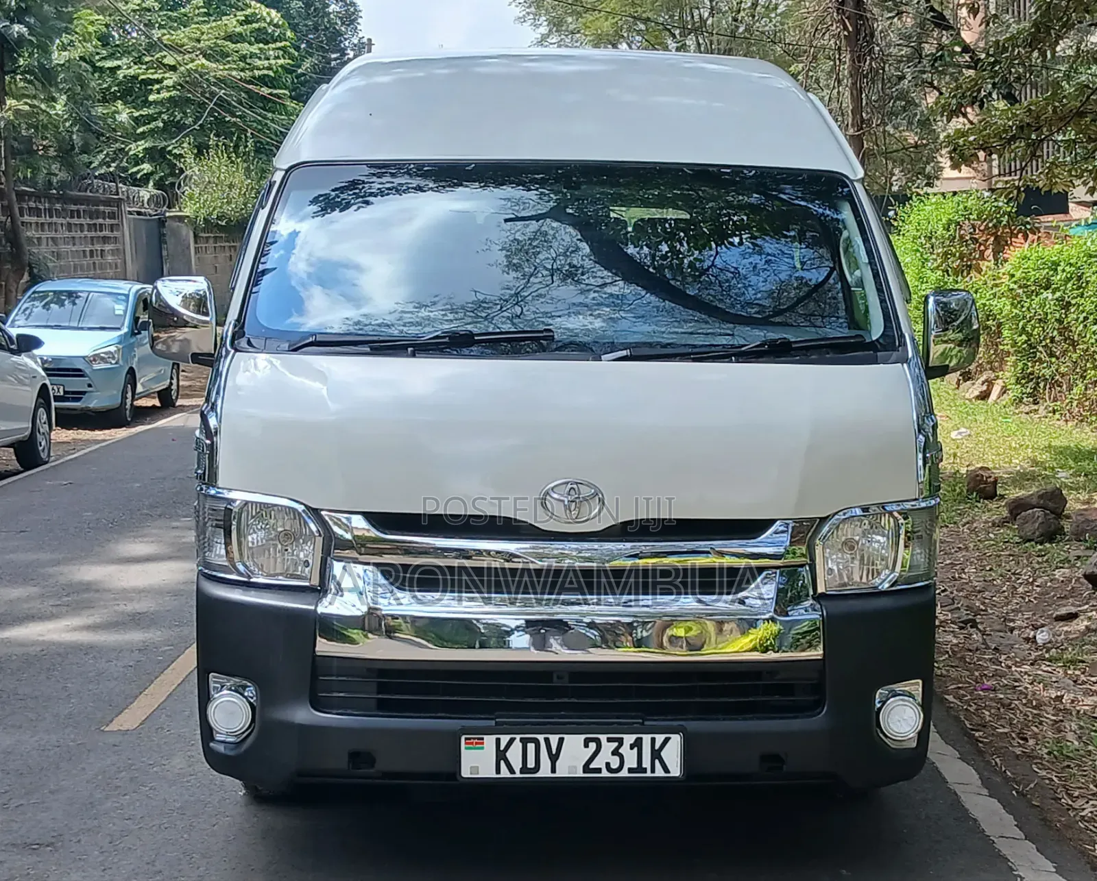 Toyota HiAce 2019 White