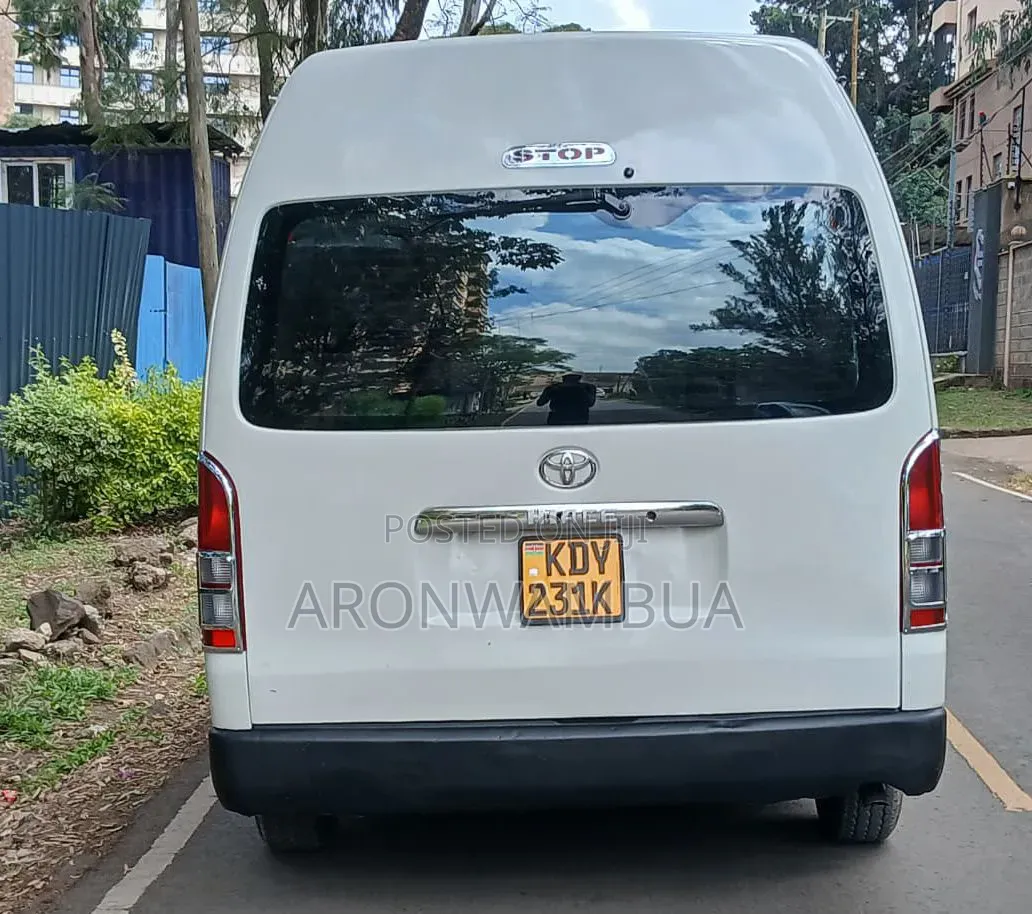 Toyota HiAce 2019 White
