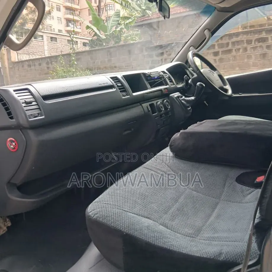 Toyota HiAce 2019 White