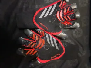 Super Goalkeeper Size 9 Gloves
