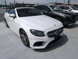 Mercedes-Benz E200 2019 Off white