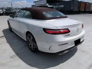 Mercedes-Benz E200 2019 Off white