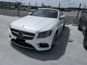Mercedes-Benz E200 2019 Off white