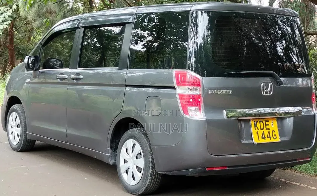 Honda Stepwgn 2014