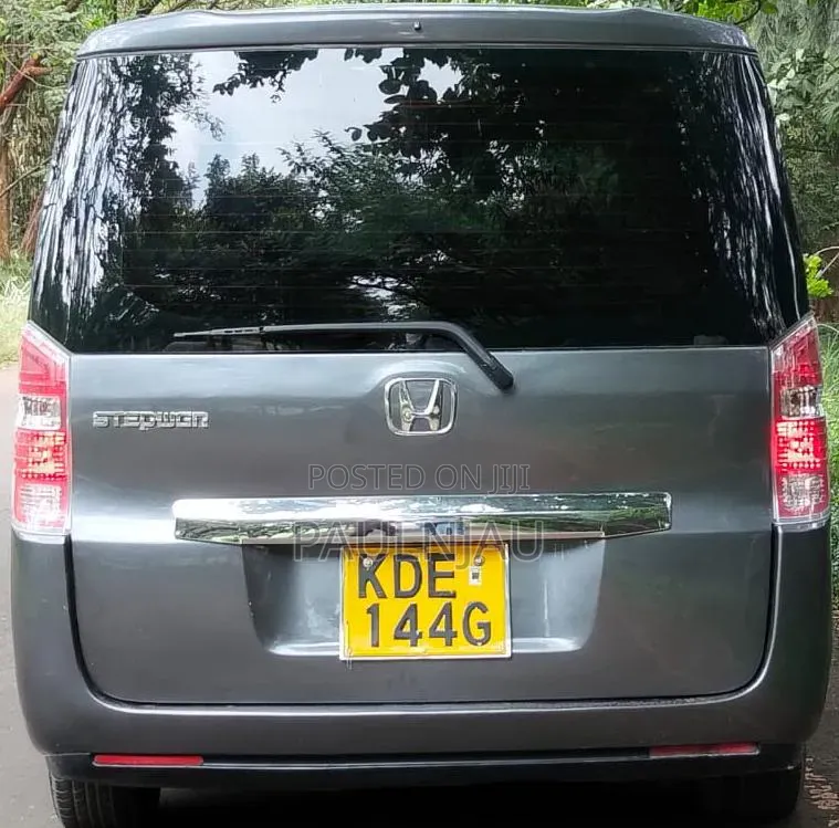 Honda Stepwgn 2014