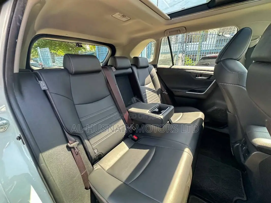 Toyota RAV4 LE AWD 2019 Pearl