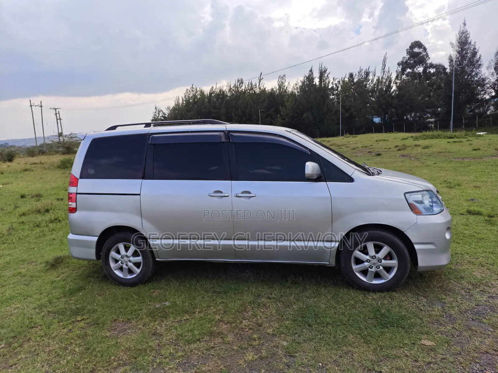 Toyota Noah 2.0 FWD (8 Seater) 2006 Silver