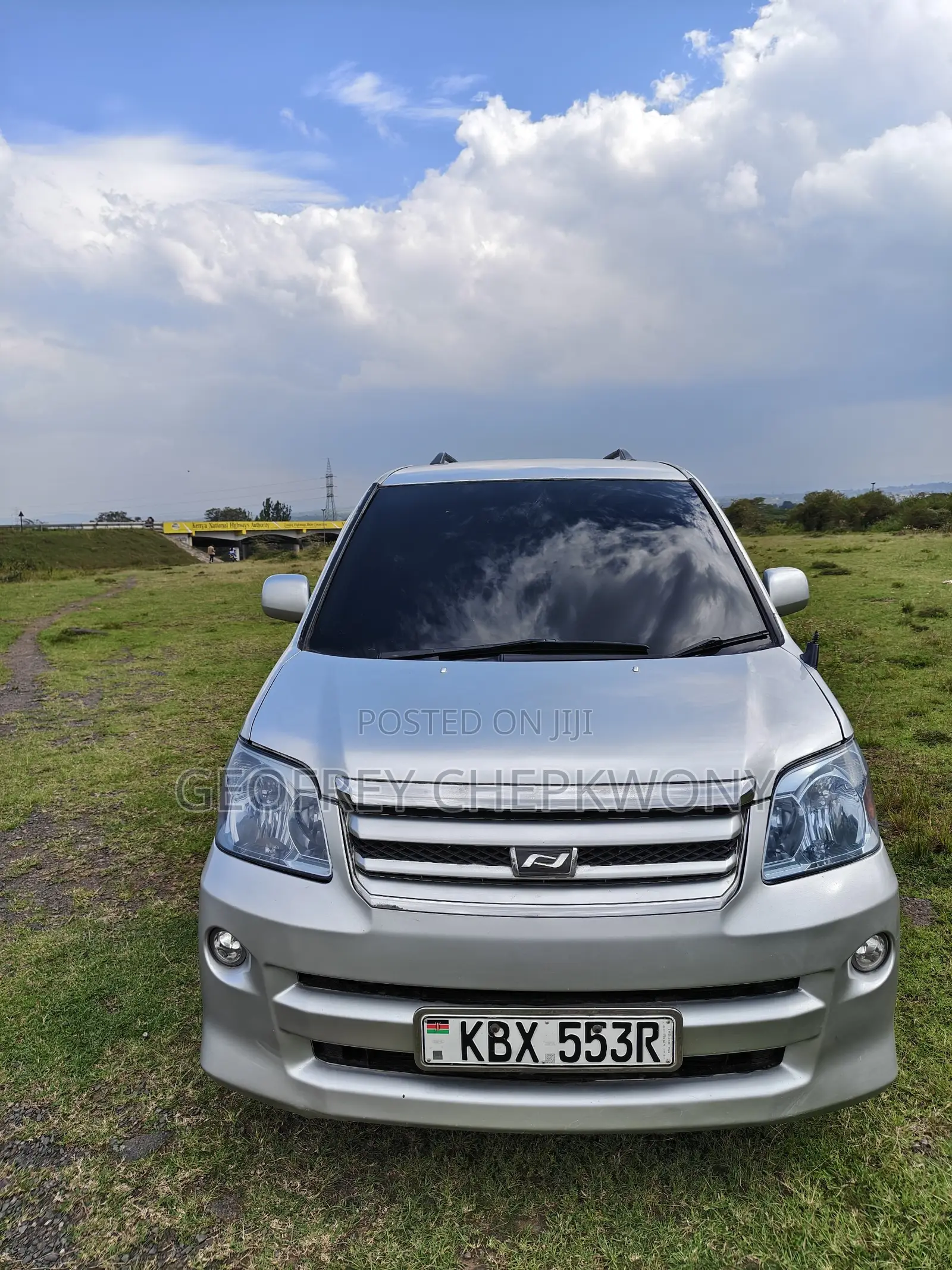 Toyota Noah 2.0 FWD (8 Seater) 2006 Silver