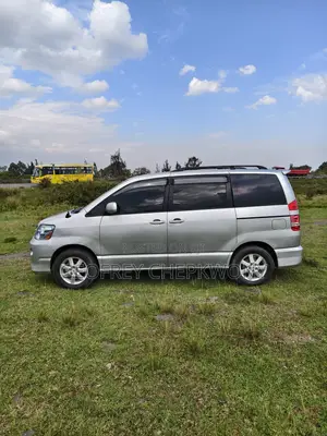 Toyota Noah 2.0 FWD (8 Seater) 2006 Silver