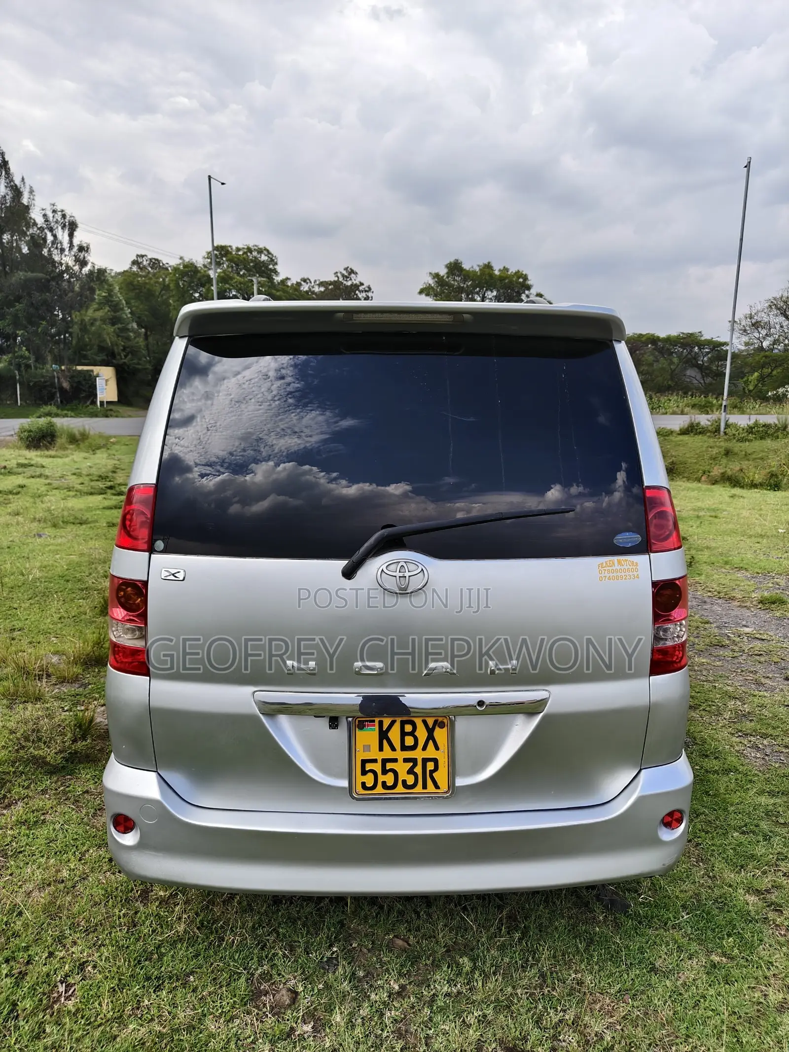 Toyota Noah 2.0 FWD (8 Seater) 2006 Silver
