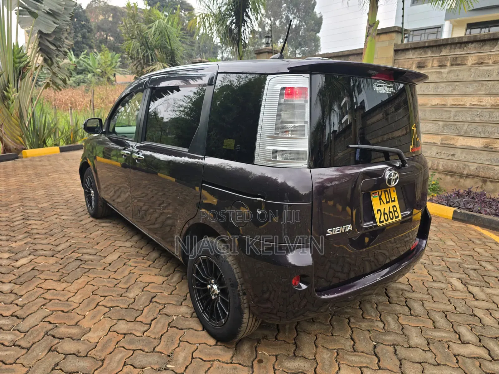 Toyota Sienta 2015
