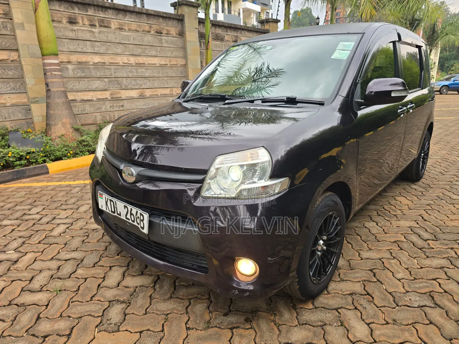 Toyota Sienta 2015