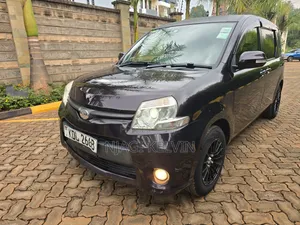Toyota Sienta 2015