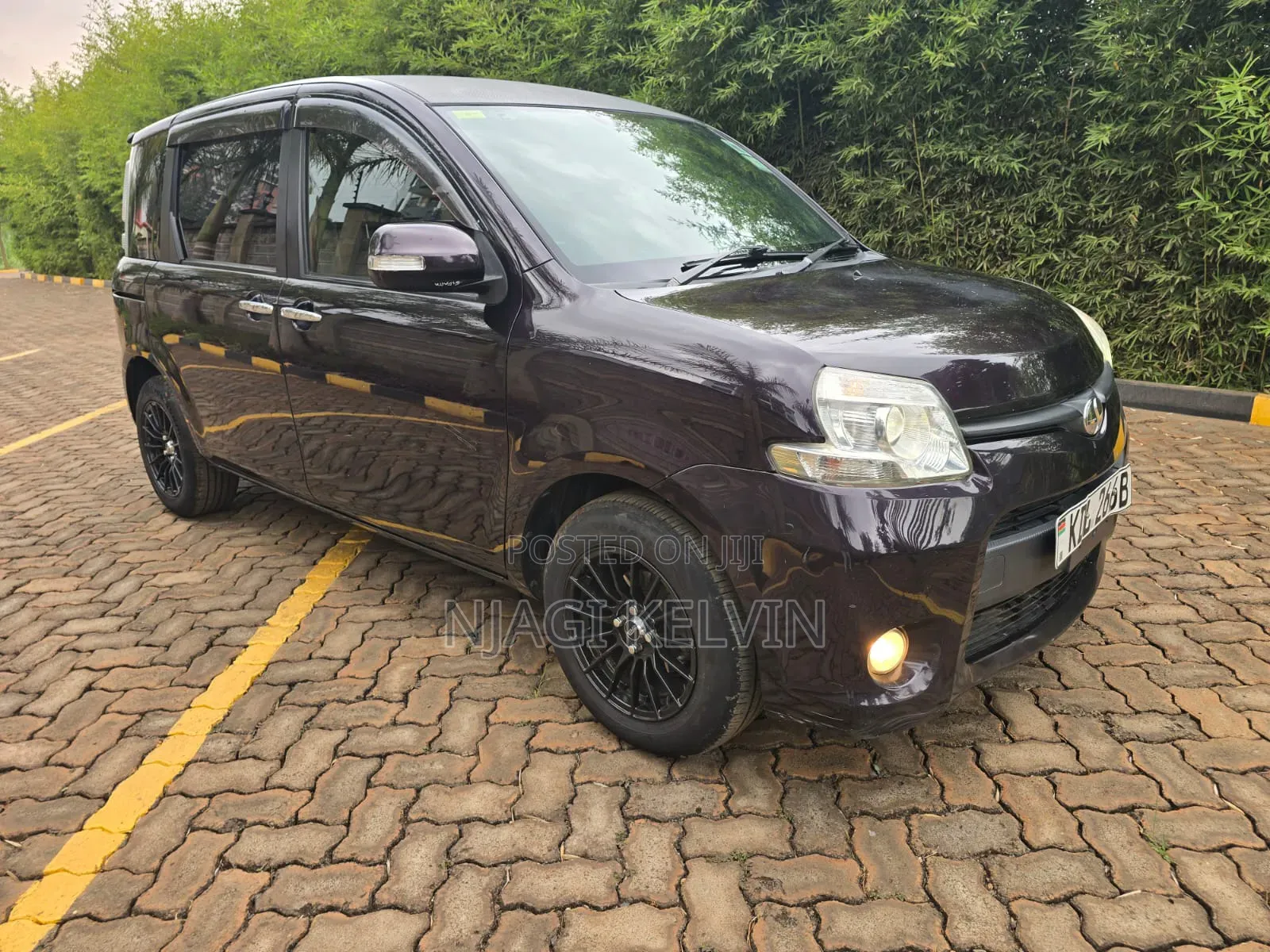 Toyota Sienta 2015
