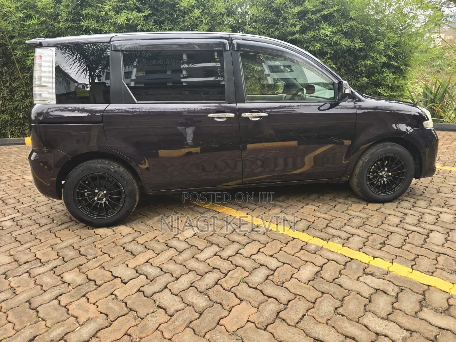 Toyota Sienta 2015
