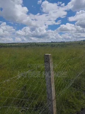Plots in Isinya Konza Bypass