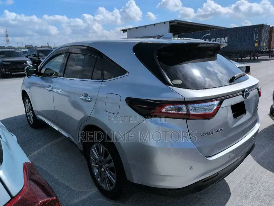 Toyota Harrier 2.0 2019 Silver