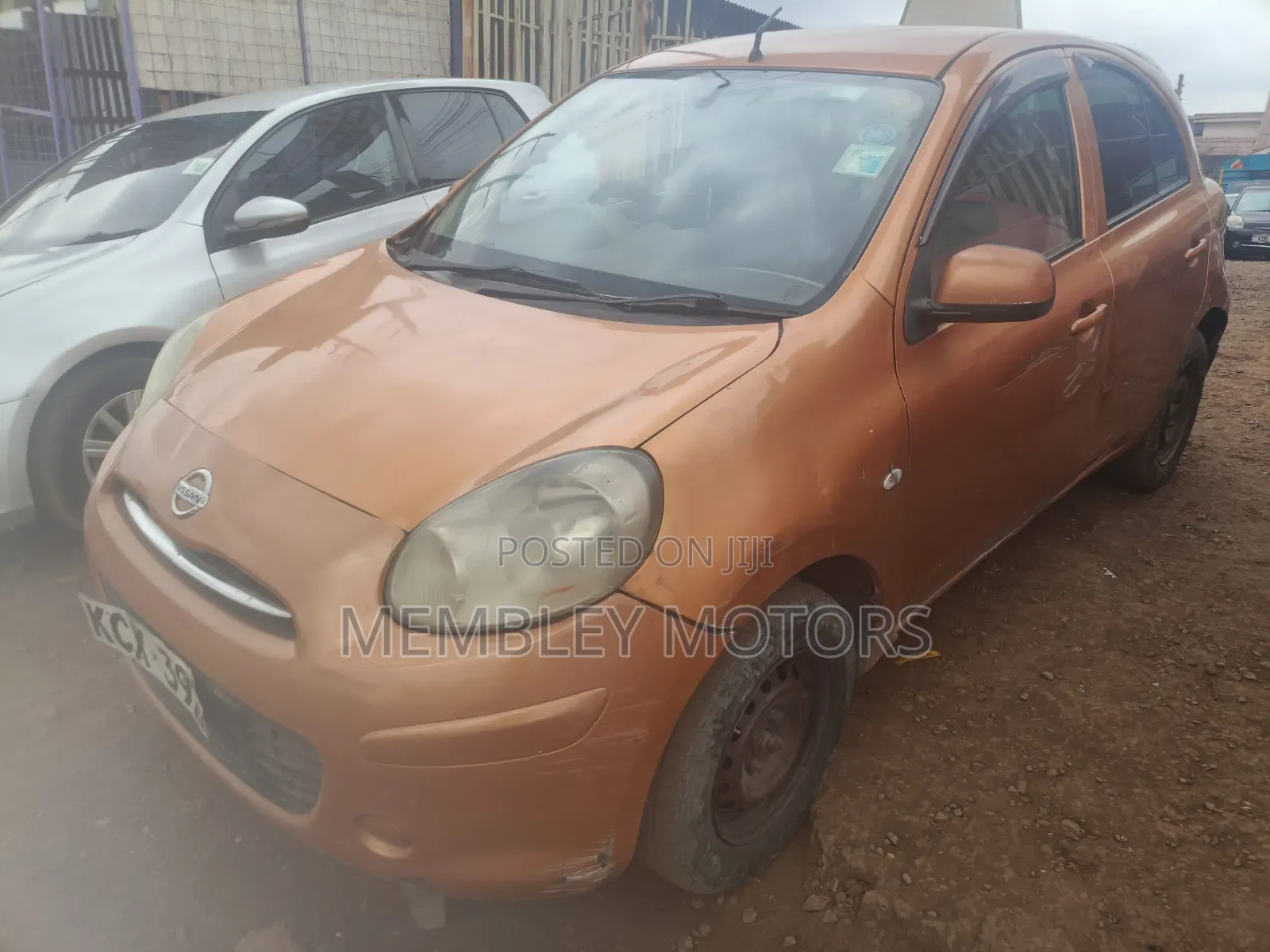 Nissan March 2012 Gold