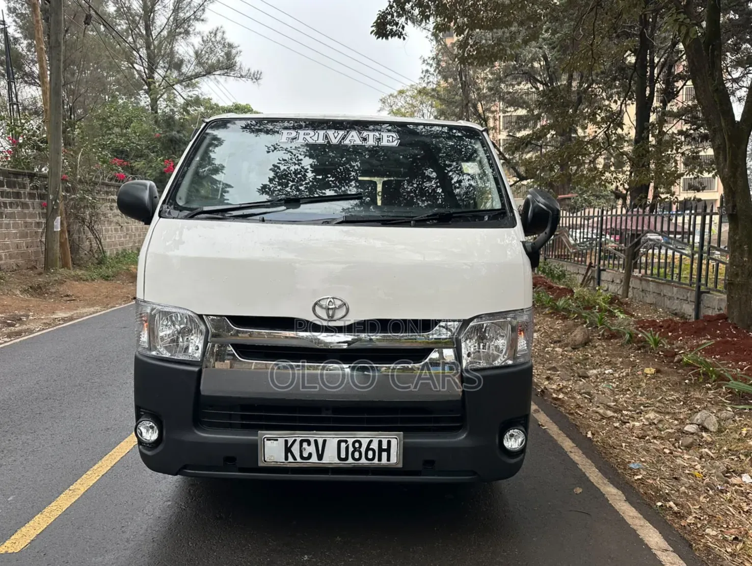 Toyota HiAce 2012 White