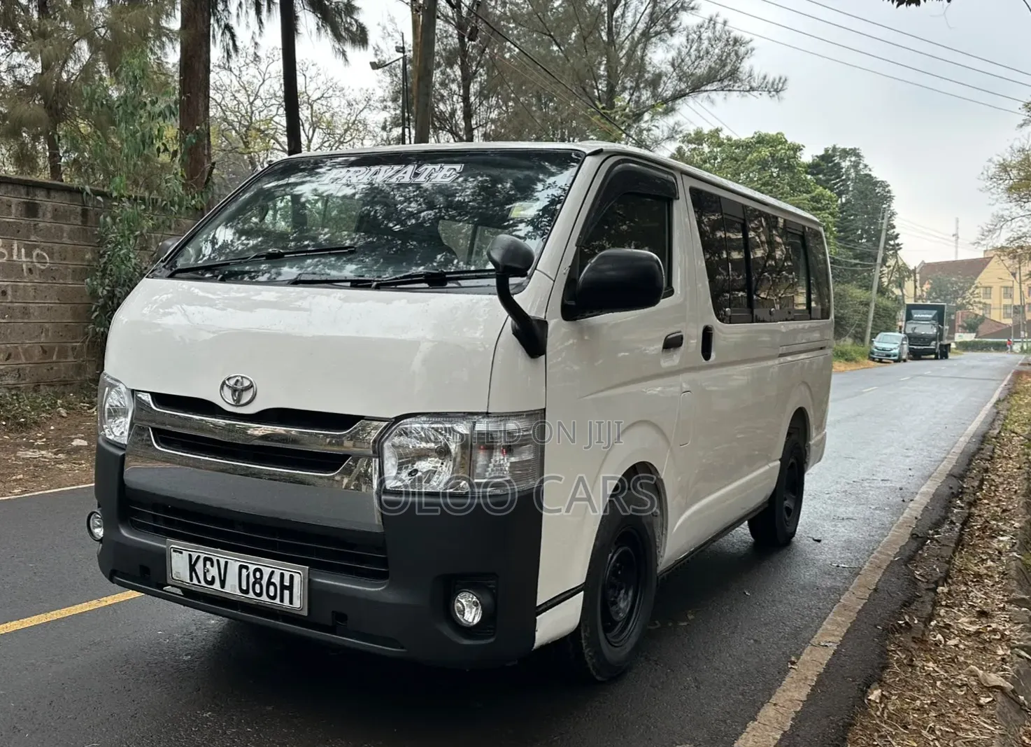 Toyota HiAce 2012 White
