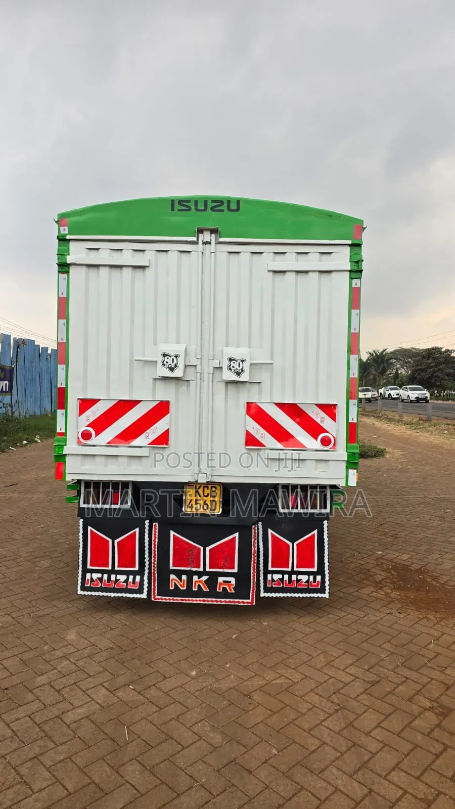 NKR Isuzu Cover
