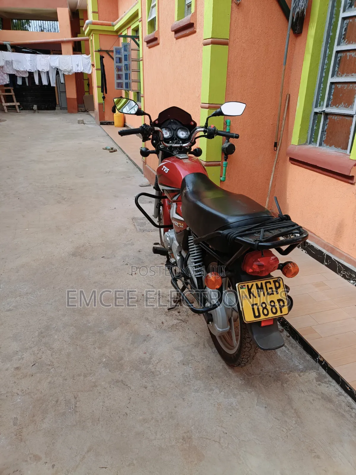 TVS HLX 125 2025 Red