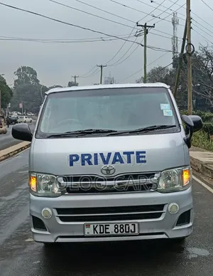 Toyota HiAce 2014 Silver