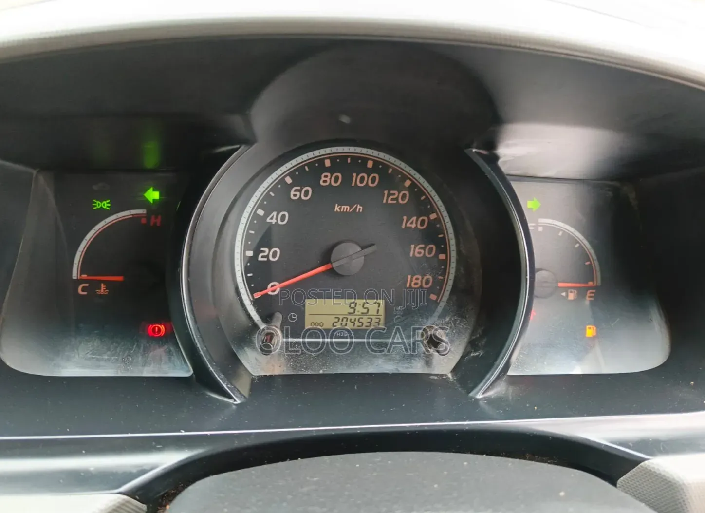 Toyota HiAce 2014 Silver