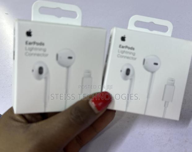 Lightning Apple Wired Headsets - thumbnail 2