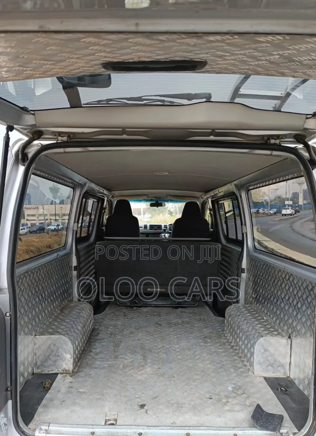 Toyota HiAce 2014 Silver
