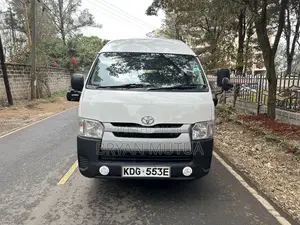 Toyota HiAce 2015 White